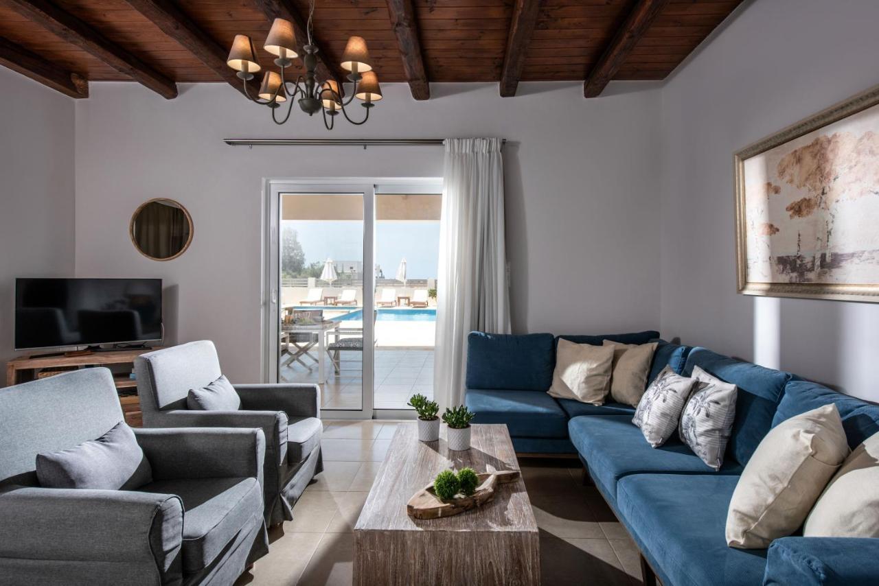 Filothei Beach House With Pool Kalamaki  Exterior foto